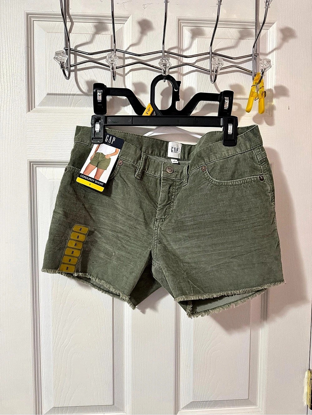 GAP Corduroy Short Frayed Hem Shorts in Green Size 8 NWT